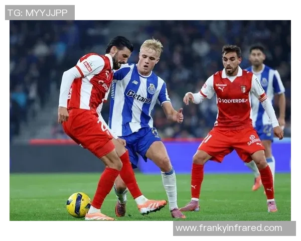 欧联杯曼联大胜波尔图帽子戏法引发全场狂欢数据分析揭示精彩瞬间