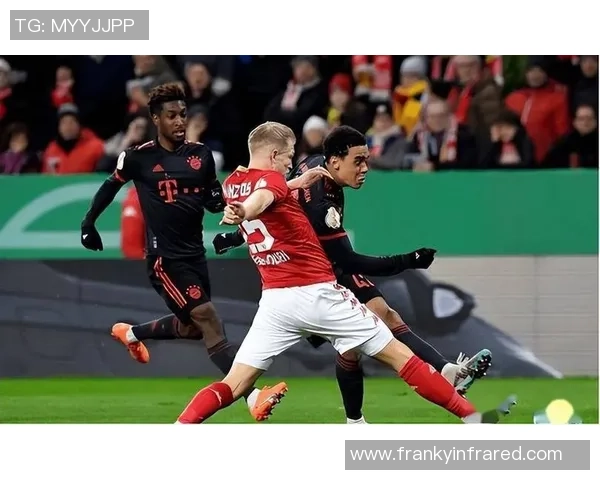 国王杯惊现冷门拜仁与曼联激战成平局点球大战引爆全场