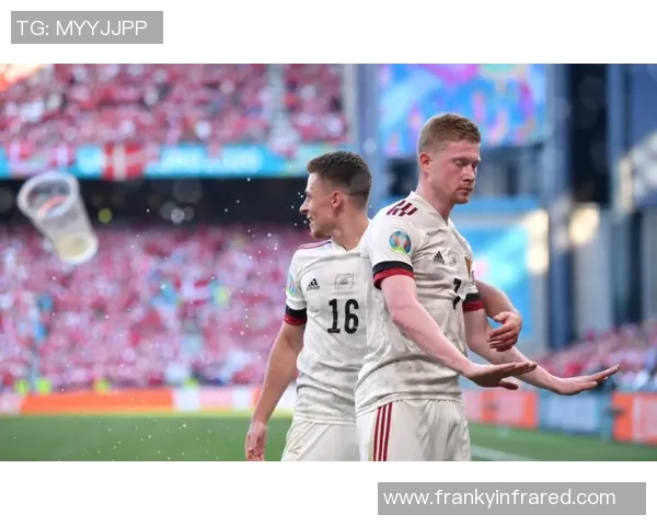 英超激战本菲卡与曼联战成平局争议判罚引发全场热议