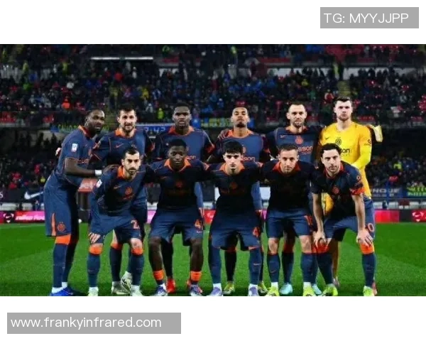 足总杯激战：那不勒斯与曼城2-2平局补时进球引发全场狂欢