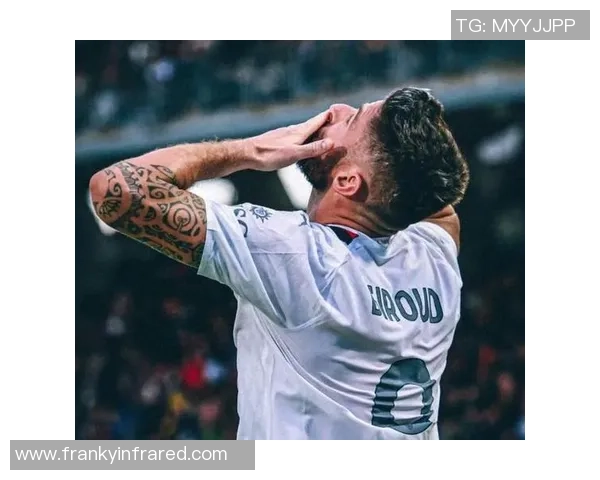 阿森纳3-2战胜AC米兰友谊赛绝杀引发争议判罚全场沸腾